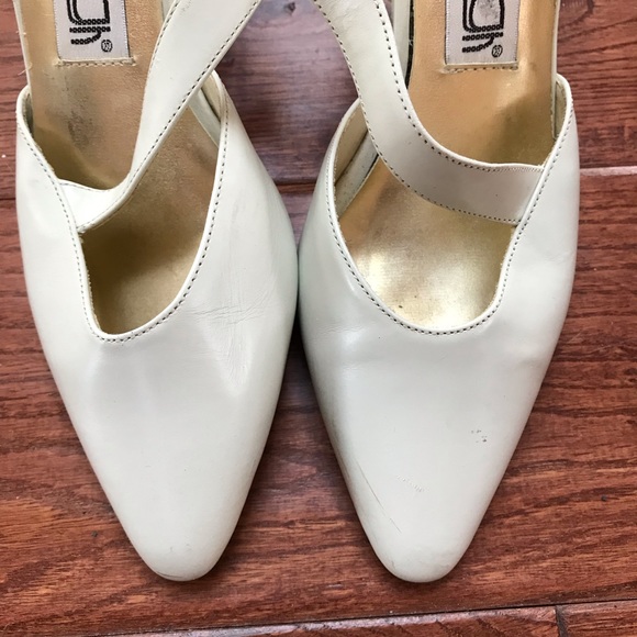 Cara Leigh white Sling Back Heel Shoe - Picture 5 of 5